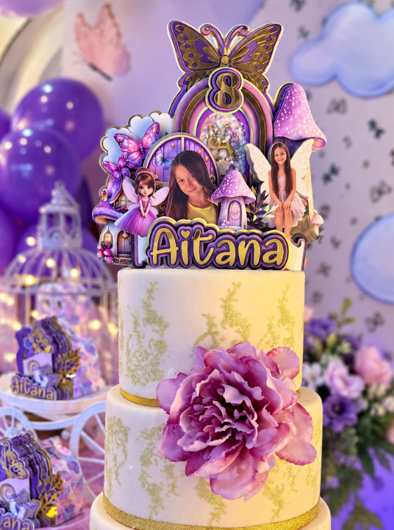 Cake topper temático con capas
